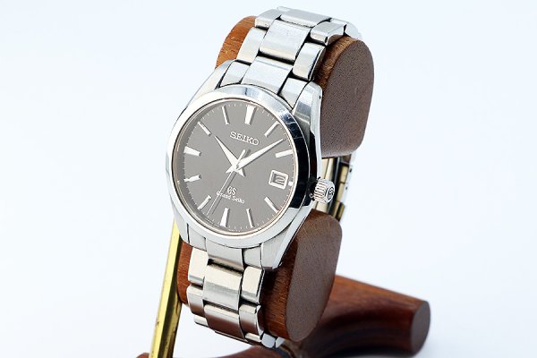 グランドセイコー　ＳＢＧＶ０２３　黒文字盤　９Ｆ８２－０ＡＦ０　サイド