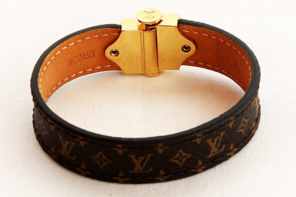 ルイ・ヴィトン　ブラスレ・スピリット M6689 #17　裏面
