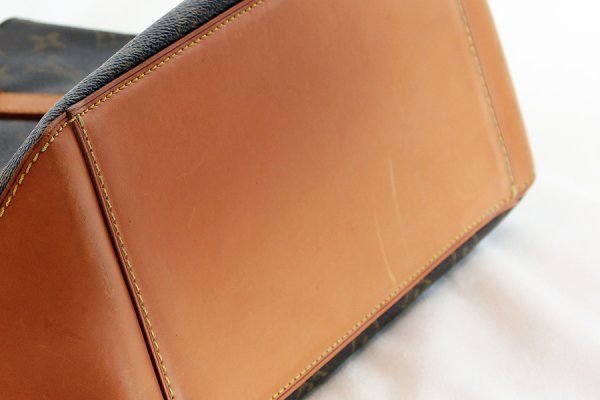 ルイ・ヴィトン　カバ・ピアノ M51148　底スレ