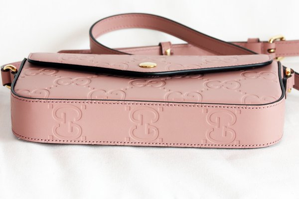 グッチ　GGスーパーミニ ショルダーバック 772794 525040 ピンク　底