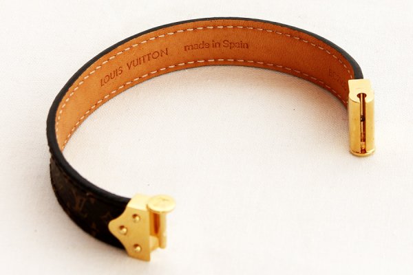 ルイ・ヴィトン　ブラスレ・スピリット M6689 #17　外したイメージ