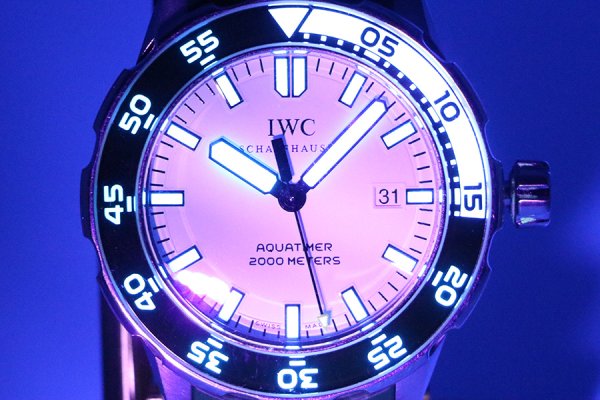 ＩＷＣ　アクアタイマー２０００　ＩＷ３５６８０６　白文字盤　ライト