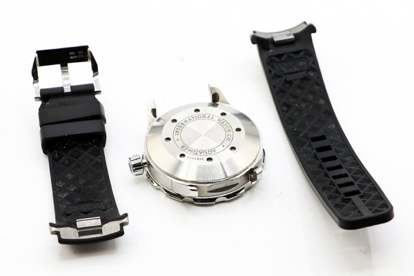 ＩＷＣ　アクアタイマー２０００　ＩＷ３５６８０６　白文字盤　裏面拡大