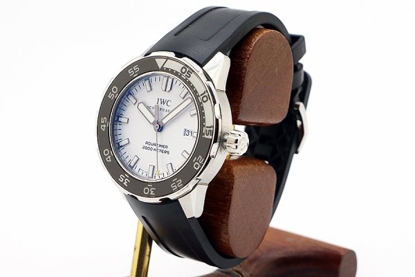 ＩＷＣ　アクアタイマー２０００　ＩＷ３５６８０６　白文字盤　サイド