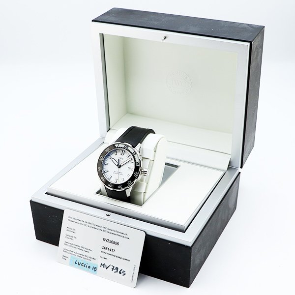 ＩＷＣ　アクアタイマー２０００　ＩＷ３５６８０６　白文字盤　箱・保証書