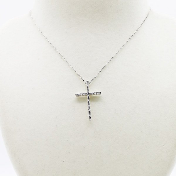 ポンテヴェキオ　K18WG ダイアイリペンダントネックレス 0.21ct 4.10g　装着イメージ