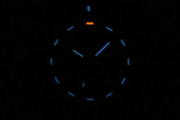 ルミノックス　Ｆ１１７　３４０２　ブラックアウト　黒文字盤　ライト暗闇