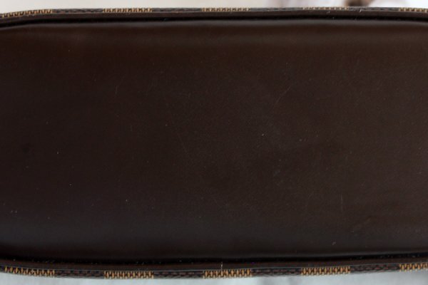 ルイ・ヴィトン　サリア・ミニ N51286　底拡大