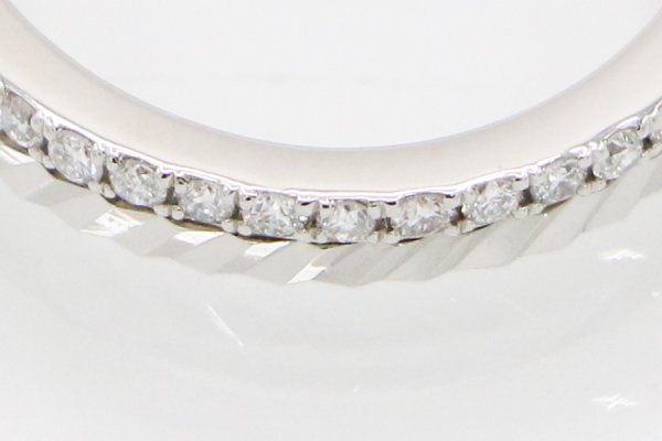 PT950 ダイアイリリング 0.15ct 3.00g　拡大