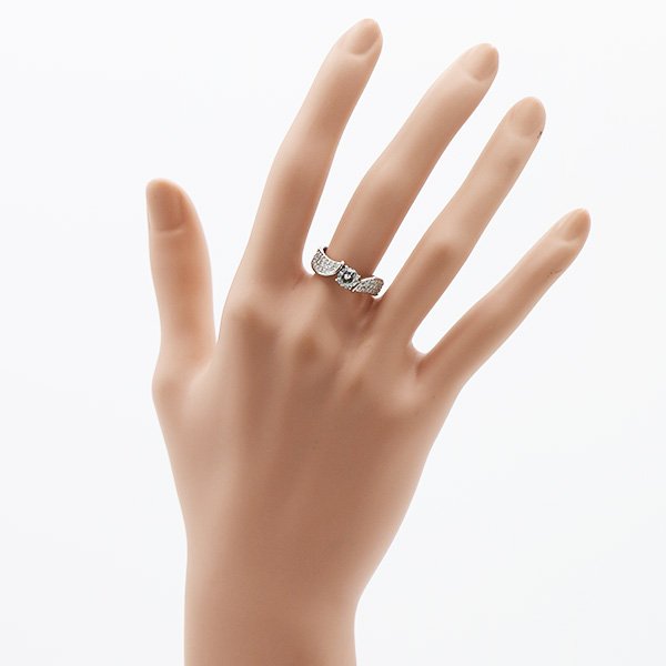 PT900 ダイアイリリング 0.567ct 0.40ct 6.60g　装着イメージ