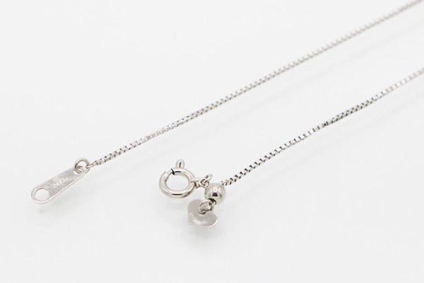 PT900/850 ダイアイリペンダントネックレス 0.545ct 0.50ct 4.60g　留め具外したイメージ