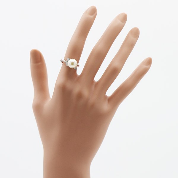 PT900 パールダイアイリリング 9.00mm 0.30ct 5.20g　装着イメージ(2)