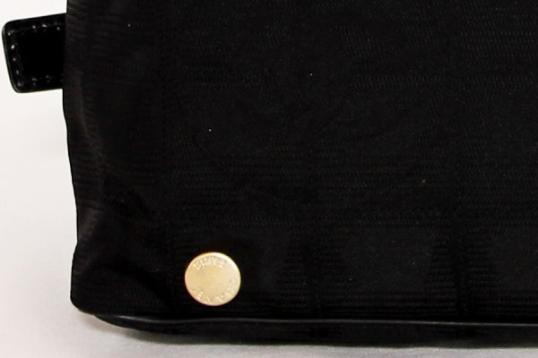 シャネル　ニュートラベルライン ミニボストンバック A15828 ブラック　底拡大