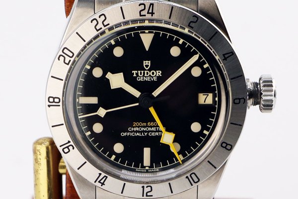 チューダー　ブラックベイ　プロ　ＧＭＴ　７９４７０　黒文字盤　表面拡大