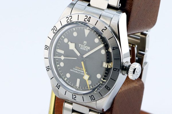 チューダー　ブラックベイ　プロ　ＧＭＴ　７９４７０　黒文字盤　サイド拡大