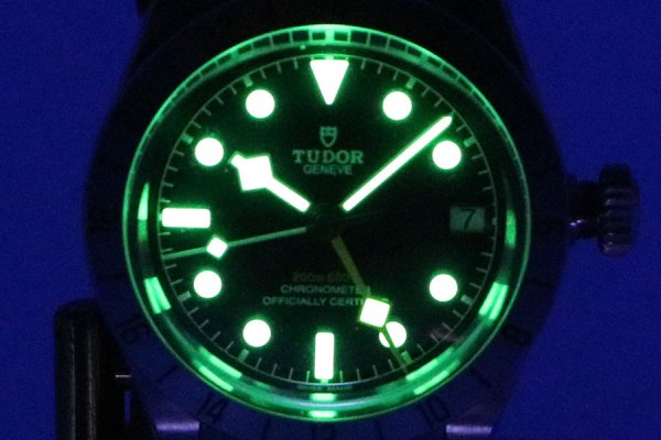 チューダー　ブラックベイ　プロ　ＧＭＴ　７９４７０　黒文字盤　ライト