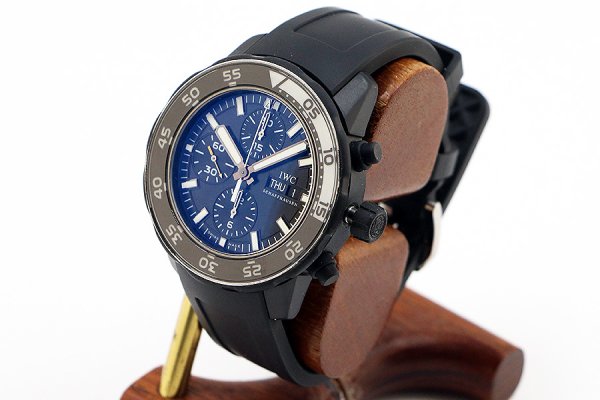 ＩＷＣ　アクアタイマー２０００　クロノ　ＩＷ３６７６７０５　黒文字盤　ガラパゴス限定　サイド