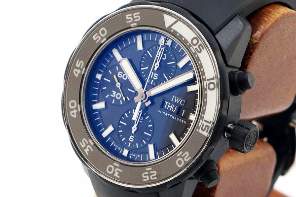 ＩＷＣ　アクアタイマー２０００　クロノ　ＩＷ３６７６７０５　黒文字盤　ガラパゴス限定　サイド拡大