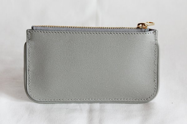 グッチ　スクリプト ジップキーケース 790102 0416 グレー　裏面