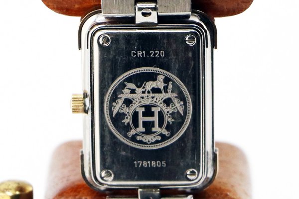 エルメス　クロアジュール　ＣＲ１．２２０　金色文字盤　裏面拡大