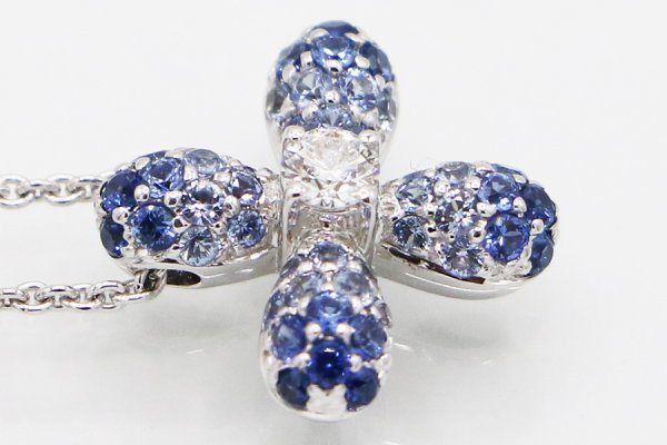 ミキモト　K18WG サファイアダイアイリペンダントネックレス 0.13ct 5.10g　表面拡大