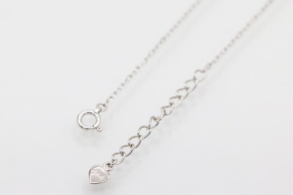 ミキモト　K18WG ダイアイリペンダントネックレス 0.07ct 3.00g　留め具外したイメージ