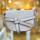 ロエベ ゲートデュアル ミニショルダーバック ベージュ　買取