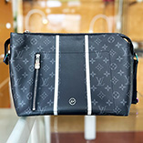 ルイ・ヴィトン モノグラムエクリプス アポロ・メッセンジャーPM M43410　買取