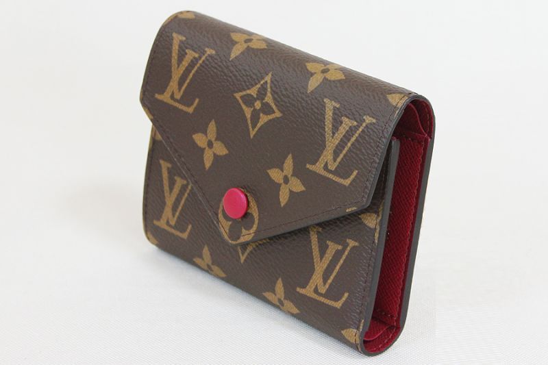 います LOUIS VUITTON - ポルトフォイユヴィクトリーヌ フューシャの通販 by あー's ｜ルイヴィトンならラクマ イニシャル