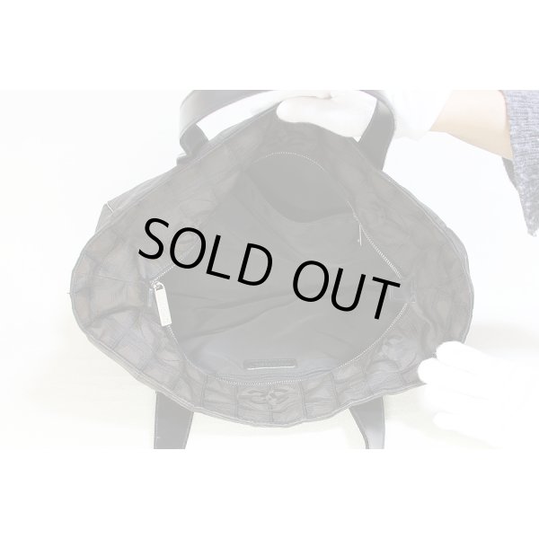 シャネル　ニュートラベルライン トートGM A15825 ダークブラウン／ブラック　中身