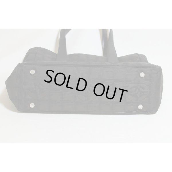 シャネル　ニュートラベルライン トートGM A15825 ダークブラウン／ブラック　底