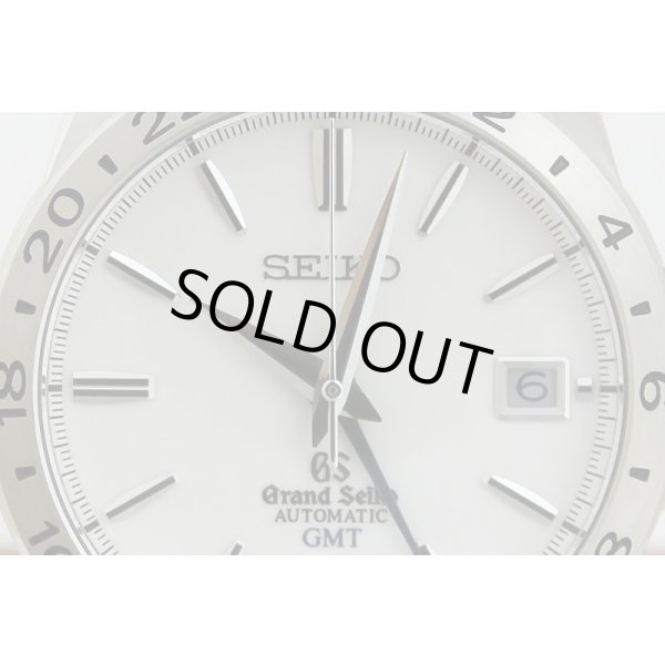 セイコー　グランドセイコー　SBGM025　GMT　白文字盤　表面拡大