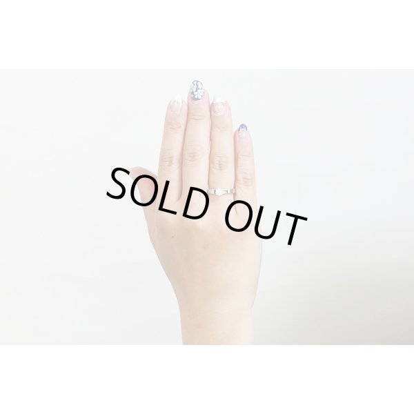 クリスチャンディオール　PT950ダイアイリリング 0.436 5.90g　装着イメージ