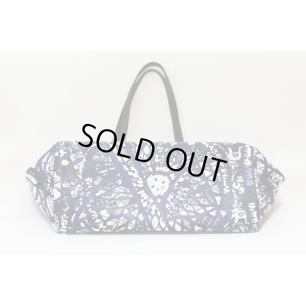 エミリオプッチ　トートバック ブラック／ マルチ　底