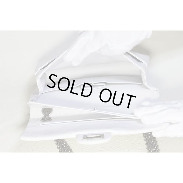 シャネル　2.55ライン Wチェーンショルダーバック A30225 ホワイト ヴィンテージ加工　中身