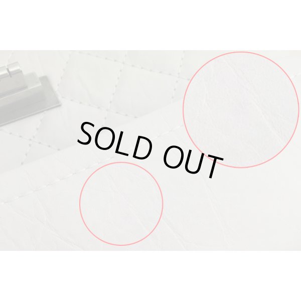 シャネル　2.55ライン Wチェーンショルダーバック A30225 ホワイト ヴィンテージ加工　ボールペンシミ