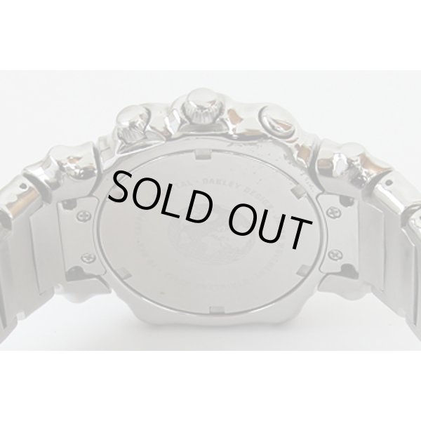 オークリー　ＧＭＴアラーム　黒文字盤　裏面