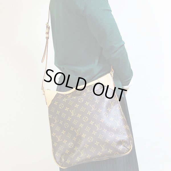 ルイ・ヴィトン　オデオンMM M56389　持ったイメージ