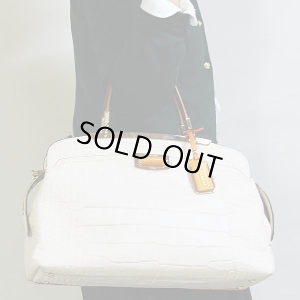 コーチ  2WAYショルダーバック No.A1469-30227 アイボリー　持ったイメージ