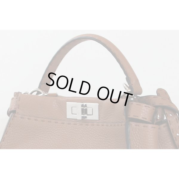 フェンディ  セレリア ピーカブー 8BN226 ブラウン　サイド上部