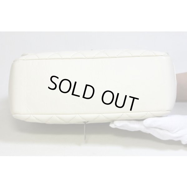 シャネル　パリ・ニューヨークコレクション　Wチェーンショルダーバック　A32461　アイボリー／SIV金具　底