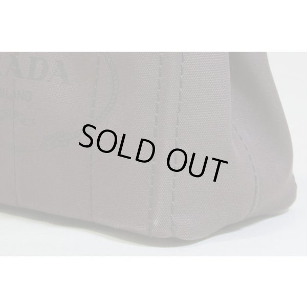 プラダ　カナパ ミニトート B2439G カフェ　下部拡大