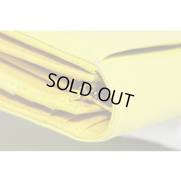 サマンサタバサ プチチョイス　ディズニーコレクション 美女と野獣 ニツ折長サイフ イエロー　角スレ(3)