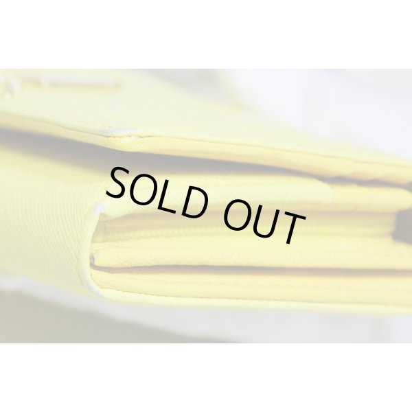 サマンサタバサ プチチョイス　ディズニーコレクション 美女と野獣 ニツ折長サイフ イエロー　角スレ(2)