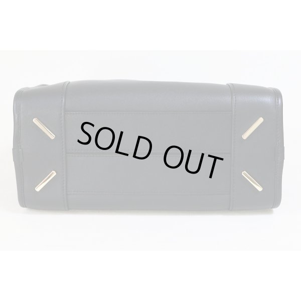 ロエベ　アマソナ28 352.03.N03 ブラック／ゴールド金具　底面