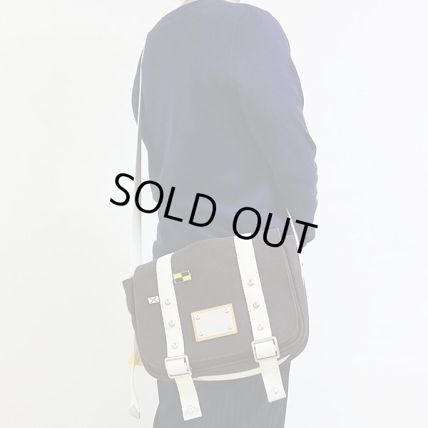 ルイヴィトン　ブザスPM M80661　モカブラウン　ルイ・ヴィトンカップ限定　掛けたイメージ