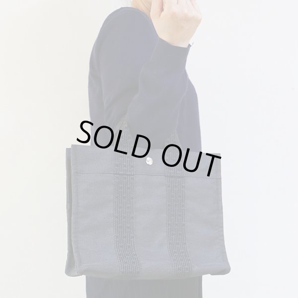 エルメス　エールライン トートPM　グレー　持ったイメージ