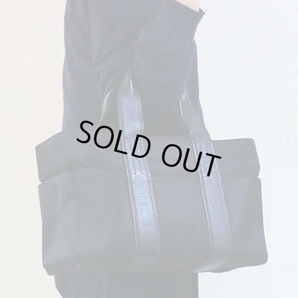 エルメス　アカプルコPM　ブラック　持ったイメージ