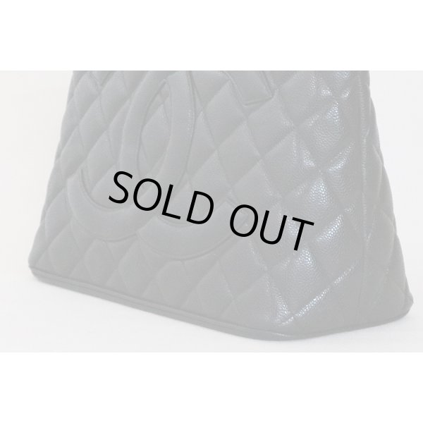 シャネル　復刻トートバック A01804 ブラック／ゴールド金具　サイド下部