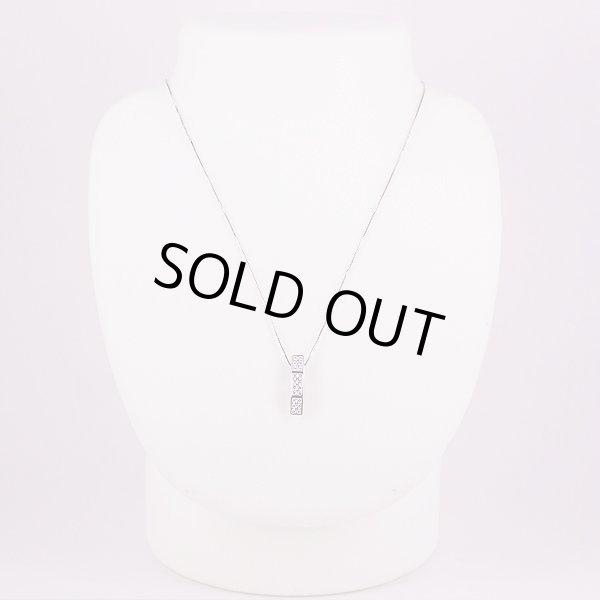 タサキ　K18WG ダイアイリペンダントネックレス 0.20ct 4.50g　装着イメージ